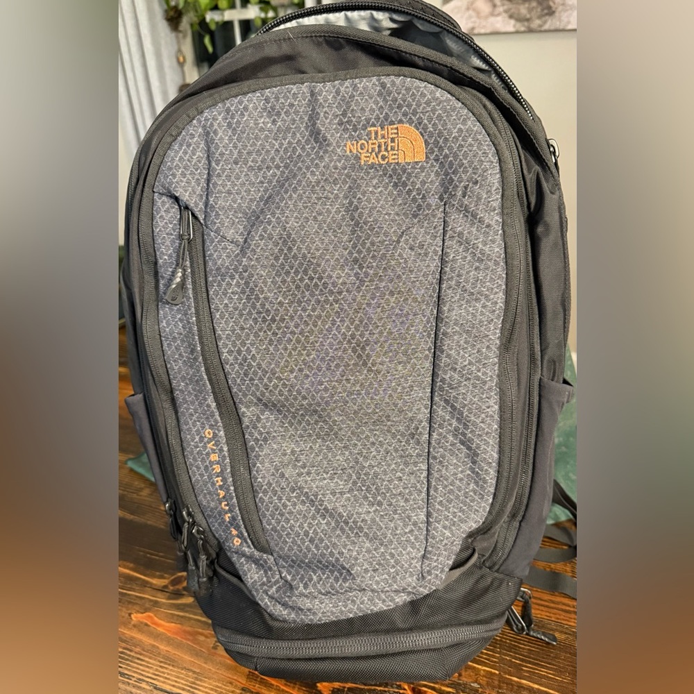 EUC The North Face Overhaul 40